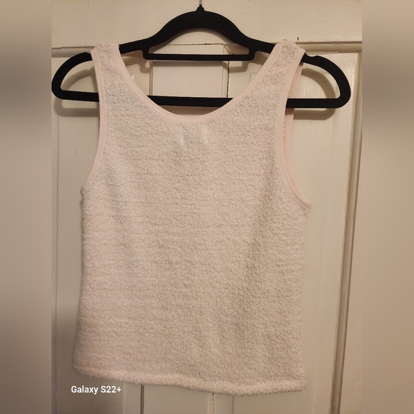 Fuzzy crop top - Picture 3 of 3